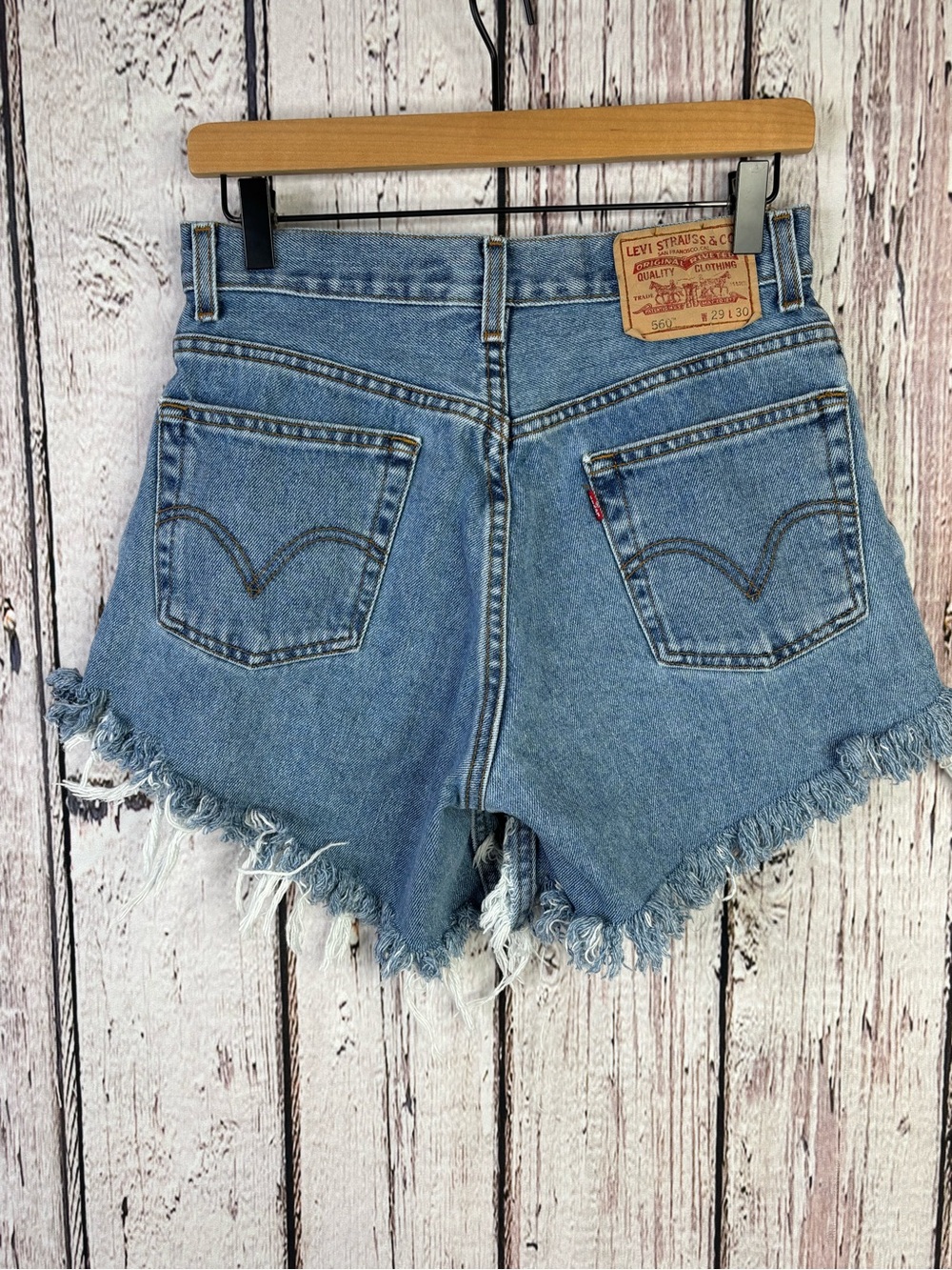 VINTAGE 2004 Levi’s 560 Comfort Fit Cut Off Denim Jean Shorts *Hand Cut Waist 28